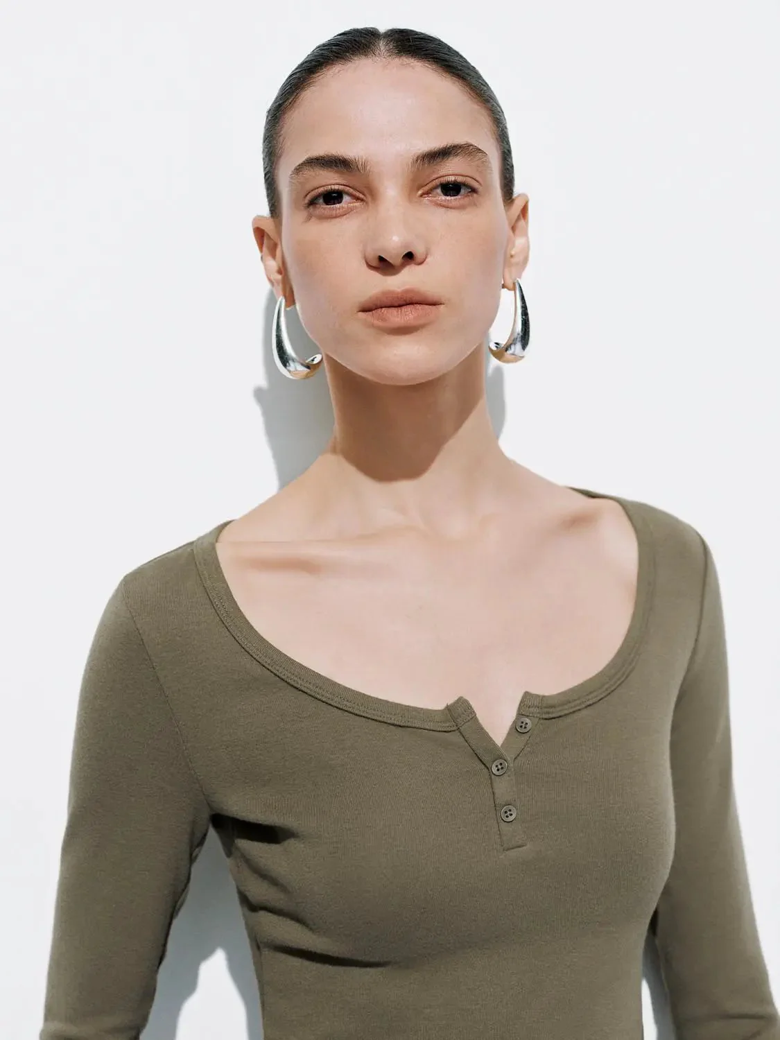 24078-cotton-blend-button-top-scoop-neck-t-shirt-11.webp Cotton Blend Button Top Scoop Neck T Shirt