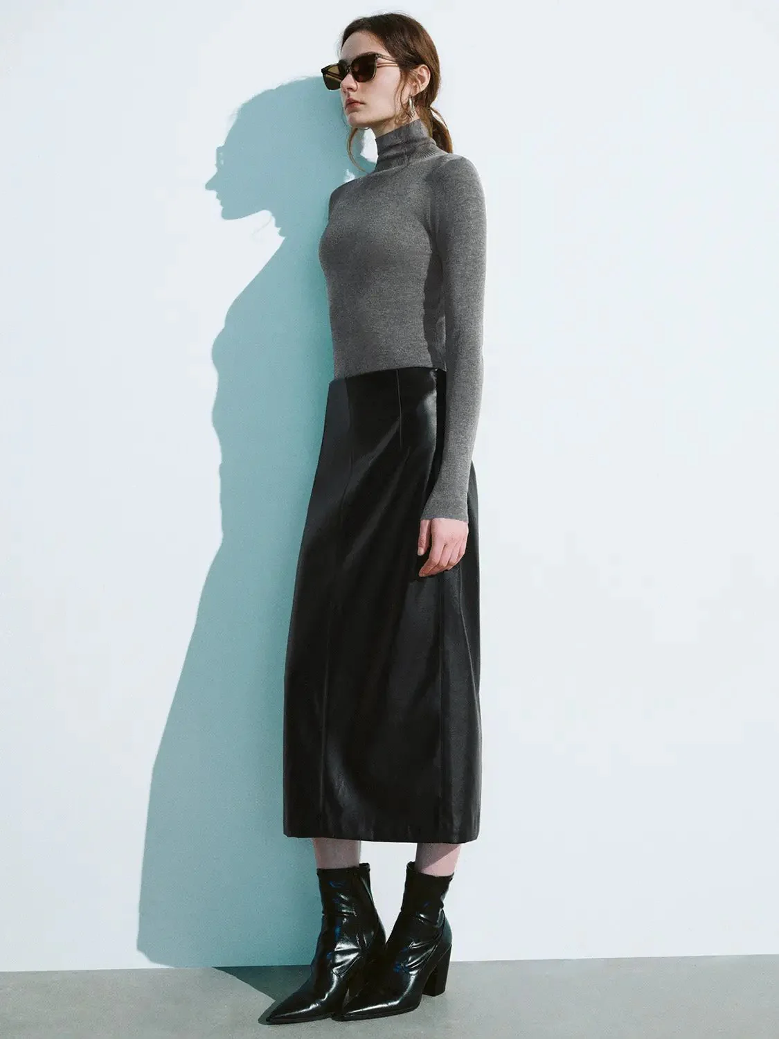 24150-turtle-neck-skinny-knitted-t-shirt-25.webp Turtle Neck Skinny Knitted T-Shirt