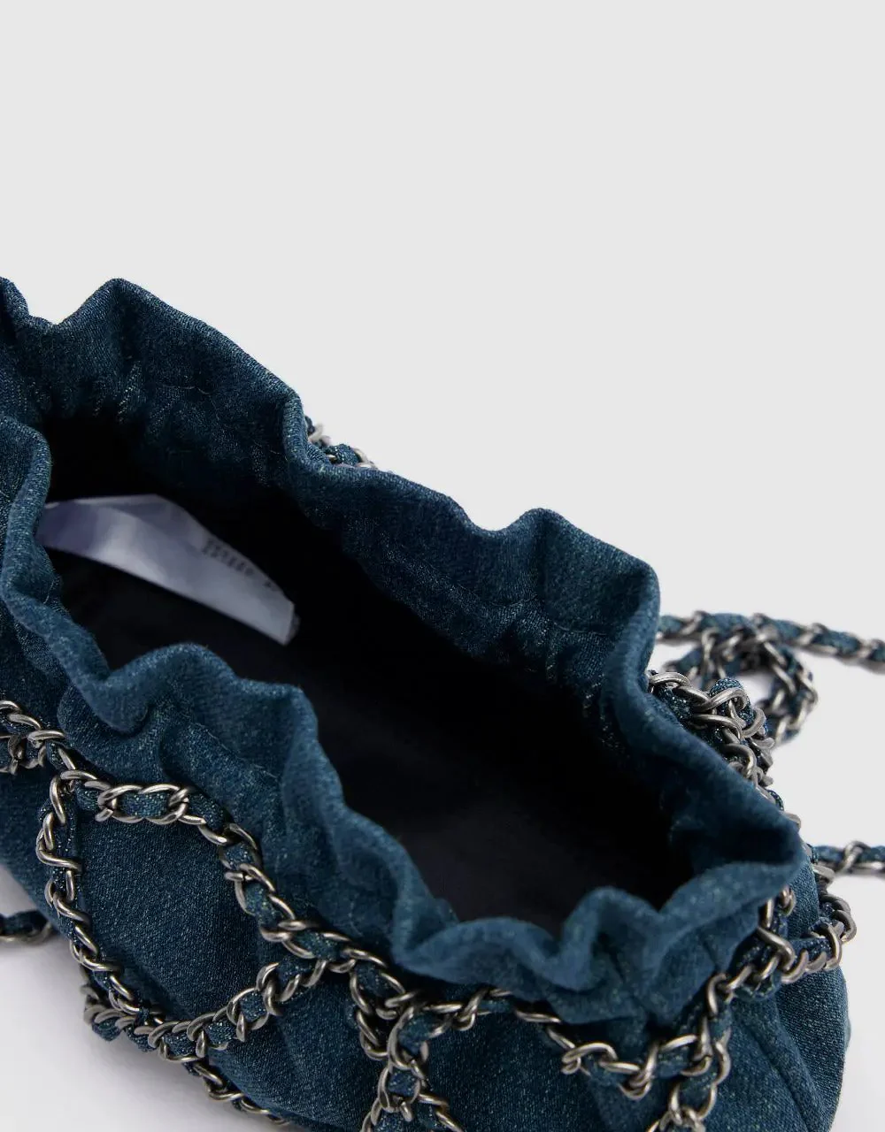 24195-denim-ruched-chain-textured-shoulder-bag-7.webp Denim Ruched Chain Textured Shoulder Bag