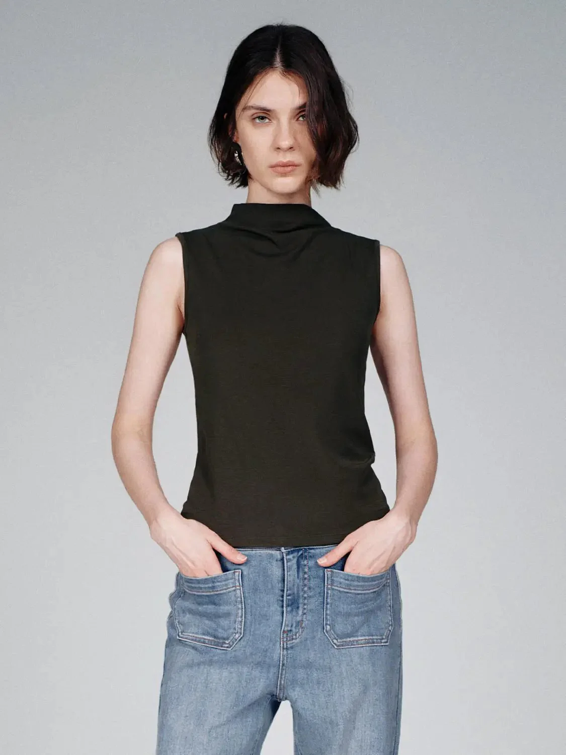 24212-breathable-lyocell-mock-neck-casual-tank-top-1.webp Breathable Lyocell Mock Neck Casual Tank Top