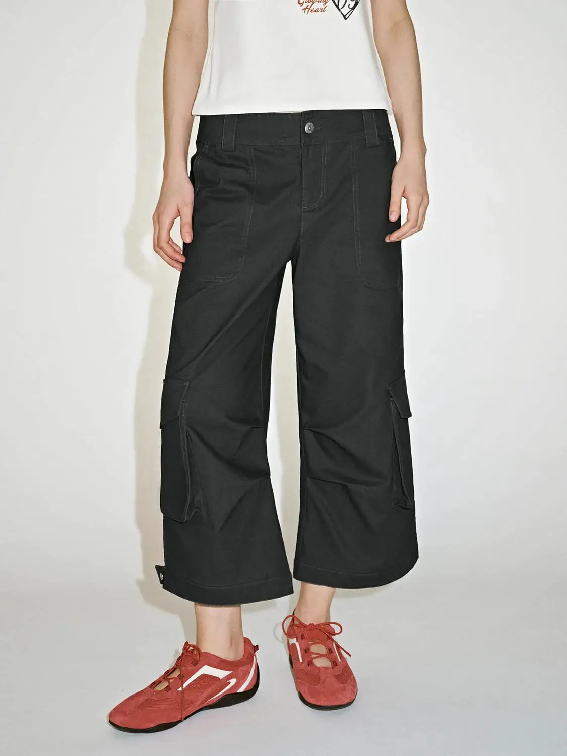 24342-flap-pocket-wide-leg-cargo-pants-1.webp Flap Pocket Wide Leg Cargo Pants
