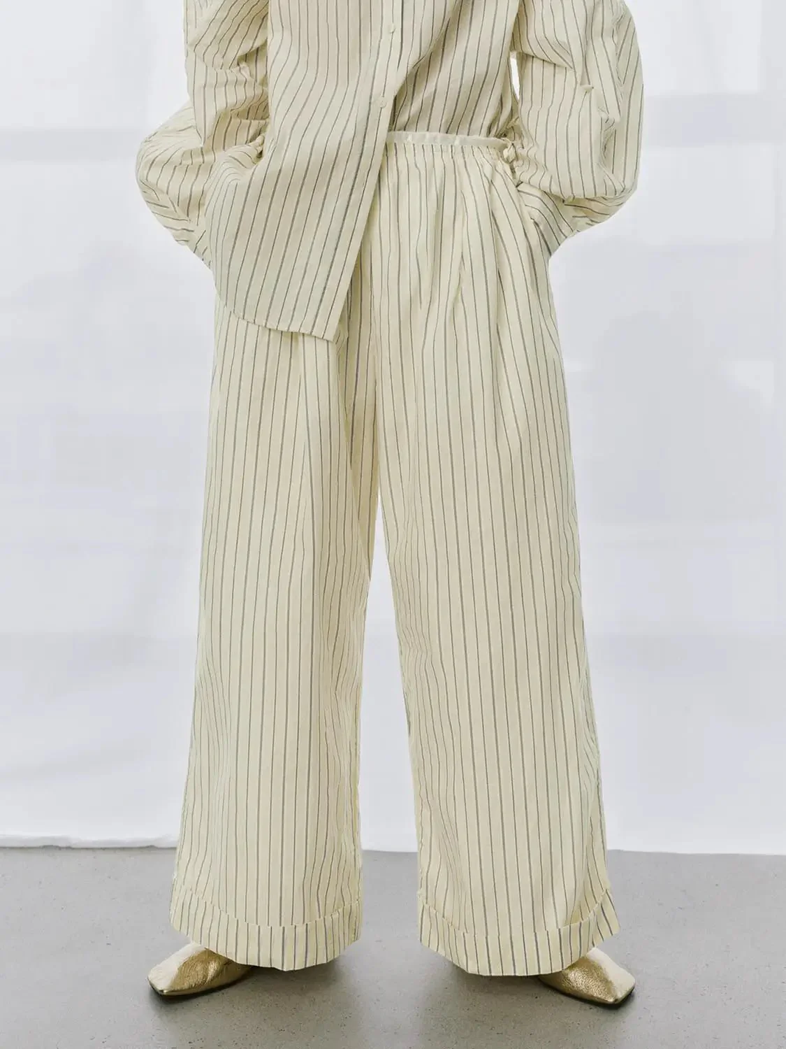 24374-pull-on-contrast-striped-wide-leg-pants-1.webp Pull On Contrast Striped Wide Leg Pants