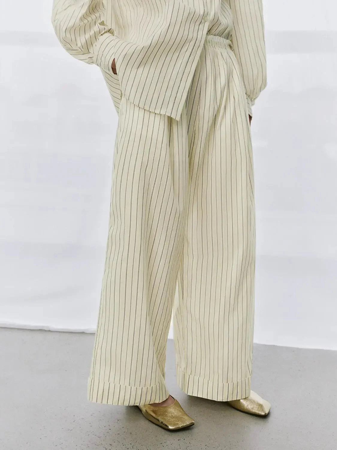 24374-pull-on-contrast-striped-wide-leg-pants-3.webp Pull On Contrast Striped Wide Leg Pants