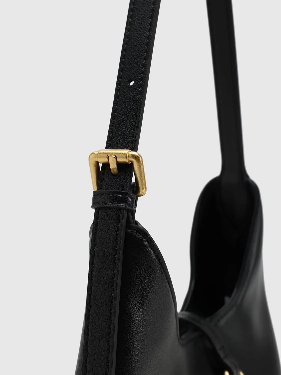 24389-faux-leather-shoulder-bags-4.webp Faux Leather Shoulder Bags