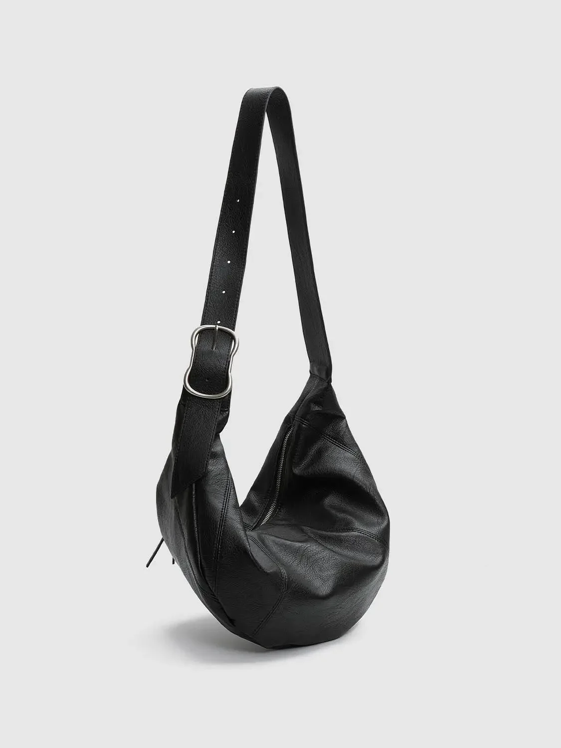 24405-oversize-crescent-shoulder-bags-2.webp Oversize Crescent Shoulder Bags