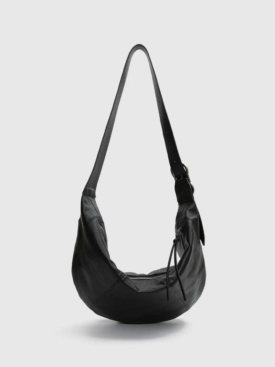 24405-oversize-crescent-shoulder-bags-3.webp Oversize Crescent Shoulder Bags