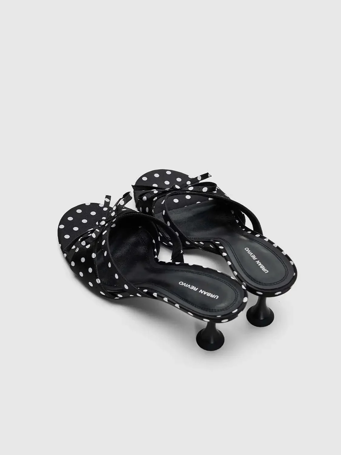 24434-polka-dot-bow-embellished-slippers-12.webp Polka Dot Bow Embellished Slippers