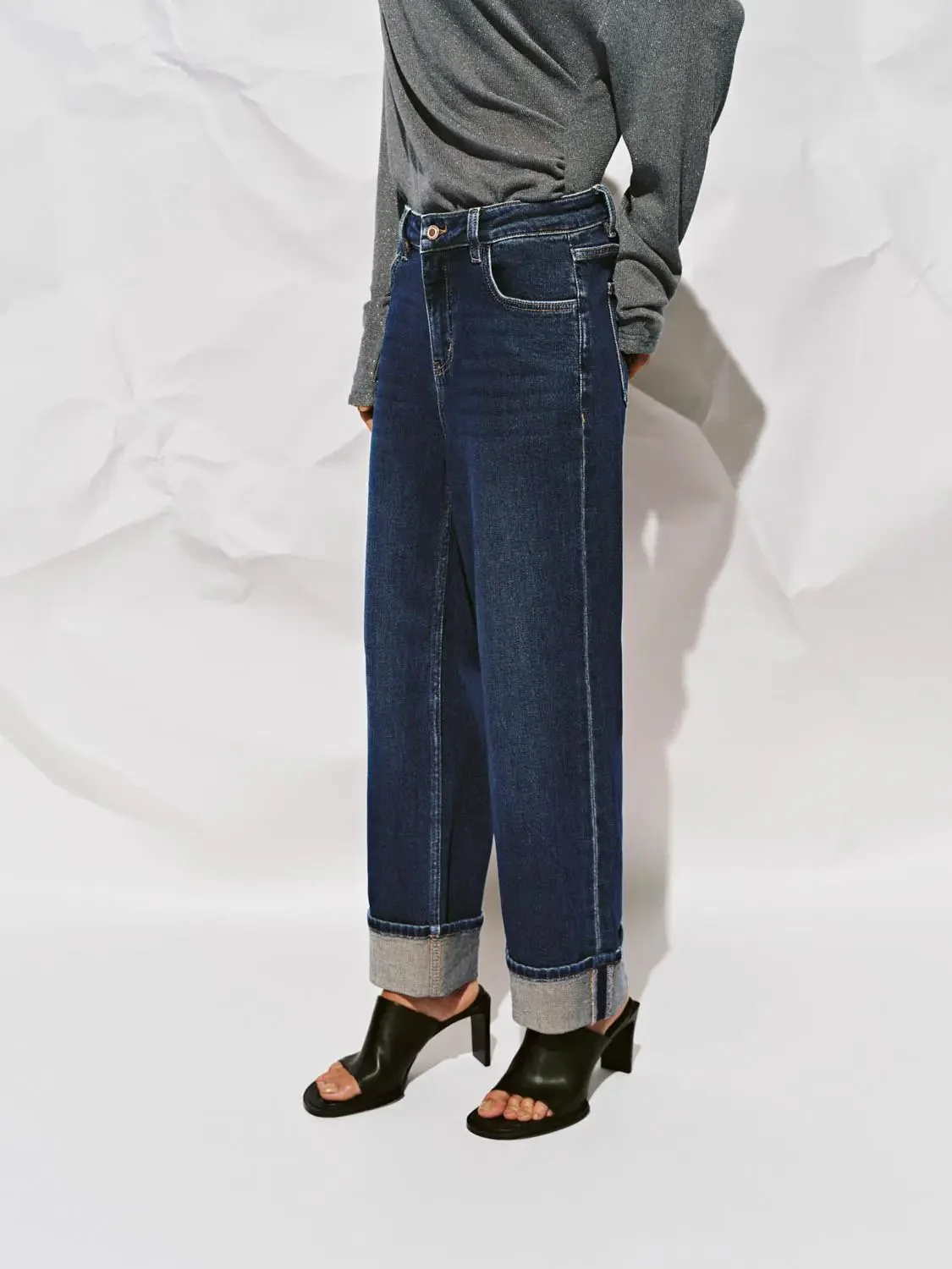 2462-cuffed-straight-leg-jeans-3.webp Cuffed Straight Leg Jeans