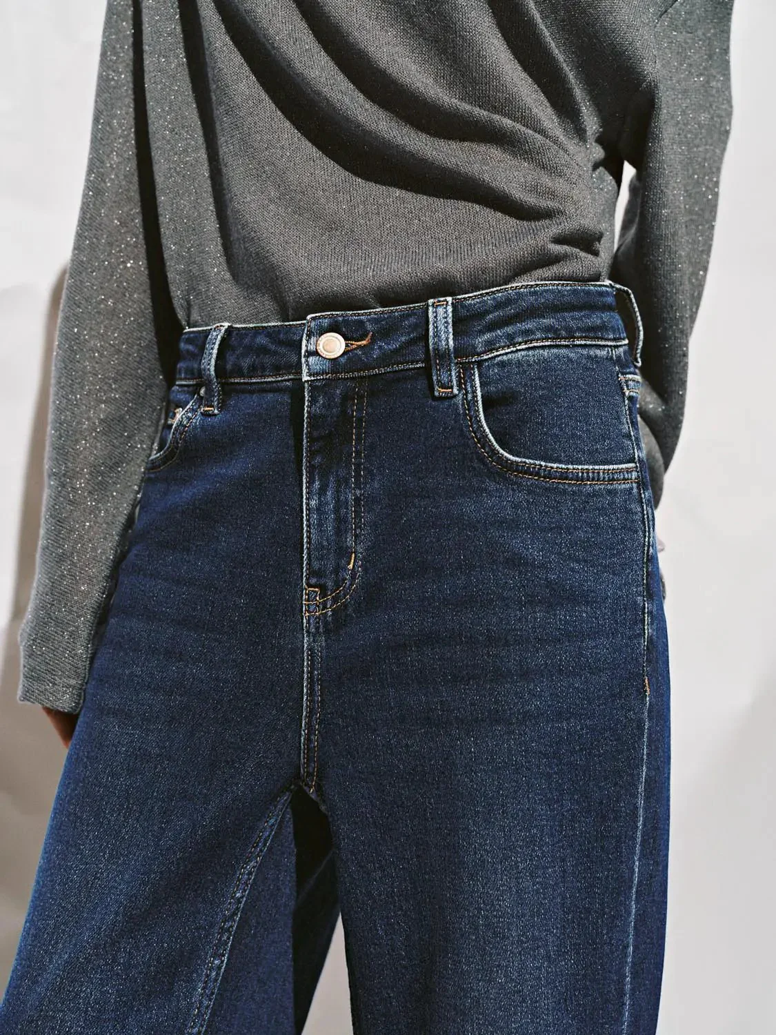 2462-cuffed-straight-leg-jeans-5.webp Cuffed Straight Leg Jeans