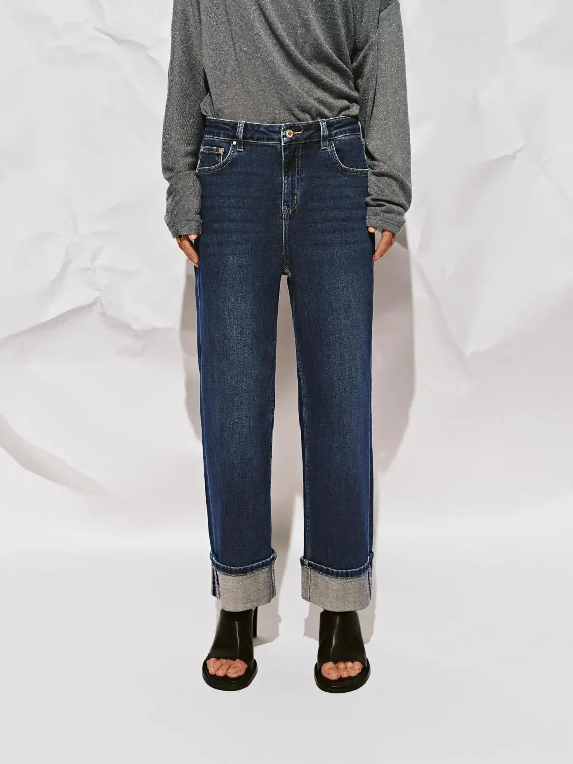 2462-cuffed-straight-leg-jeans-9.webp Cuffed Straight Leg Jeans