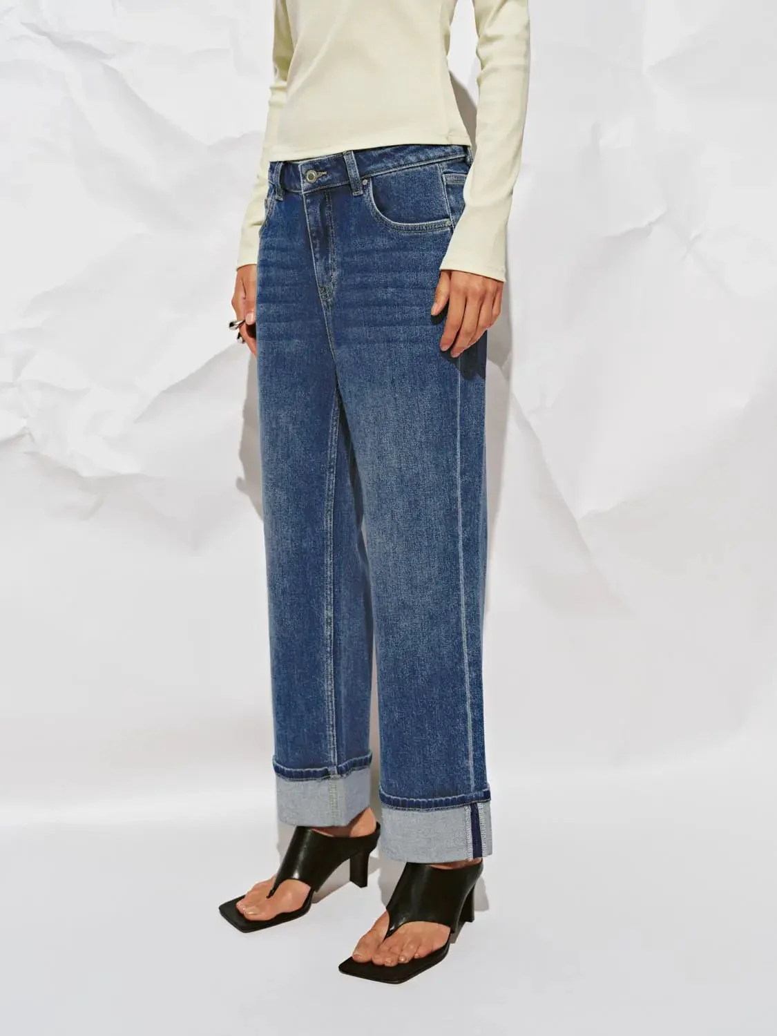 2469-cuffed-straight-leg-jeans-3.webp Cuffed Straight Leg Jeans