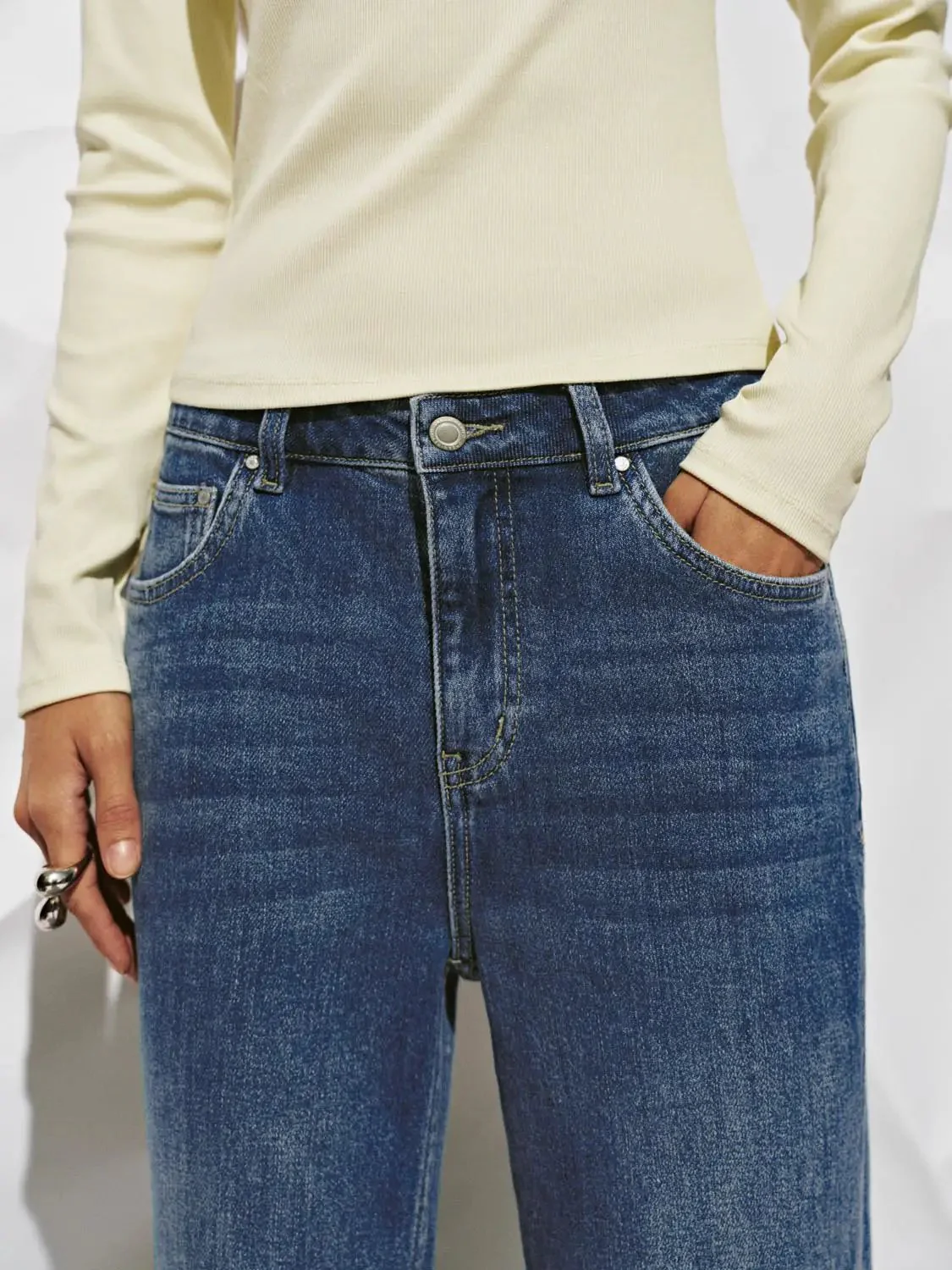 2469-cuffed-straight-leg-jeans-5.webp Cuffed Straight Leg Jeans