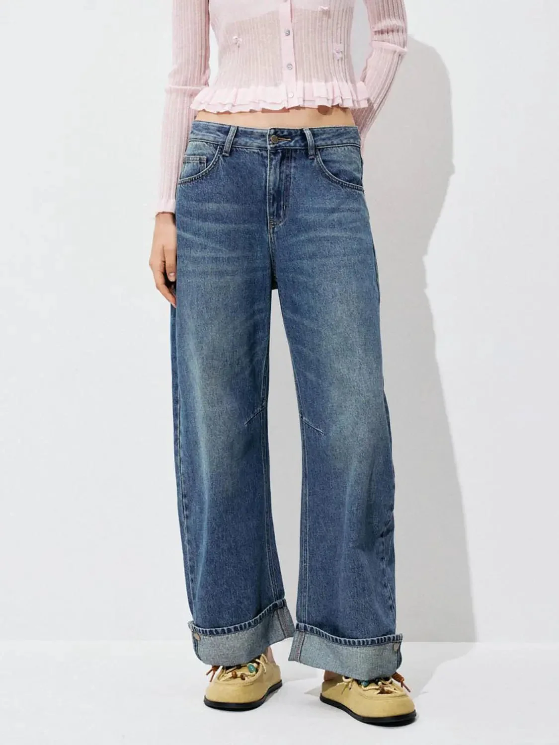2476-loose-fit-barrel-jeans-1.webp Loose Fit Barrel Jeans
