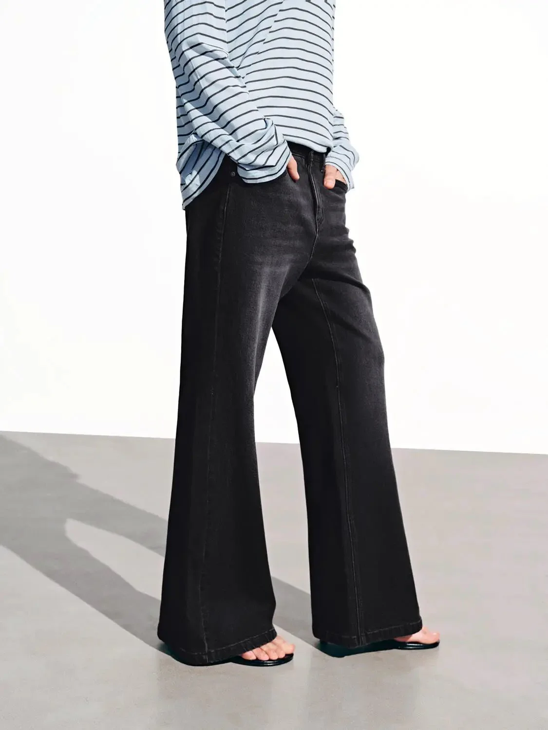 2490-flare-leg-jeans-4.webp Flare Leg Jeans