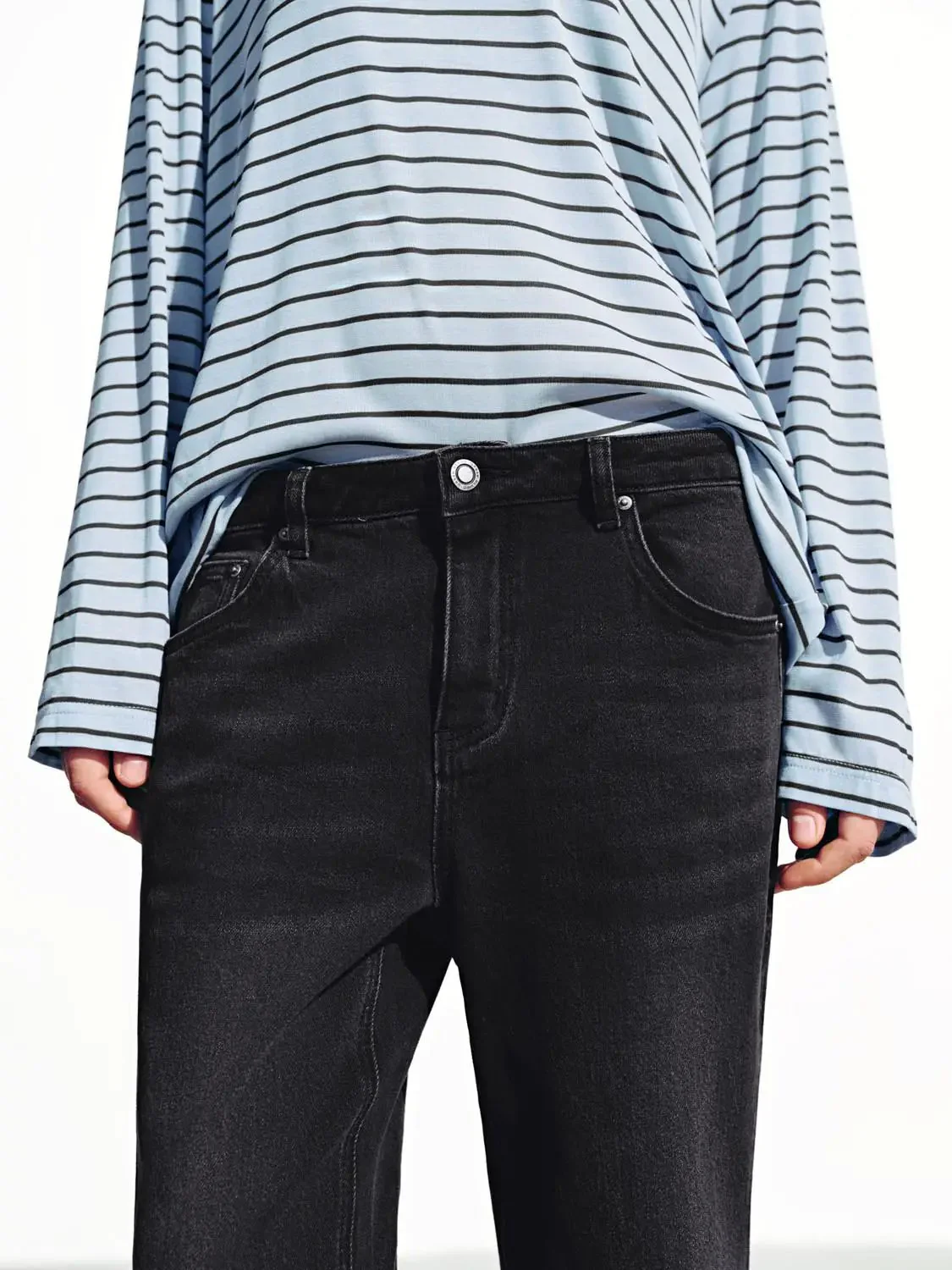 2490-flare-leg-jeans-6.webp Flare Leg Jeans