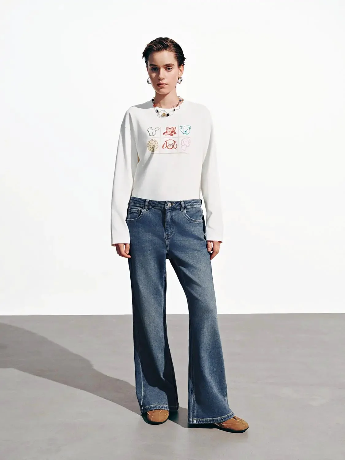 2497-flare-leg-jeans-7.webp Flare Leg Jeans
