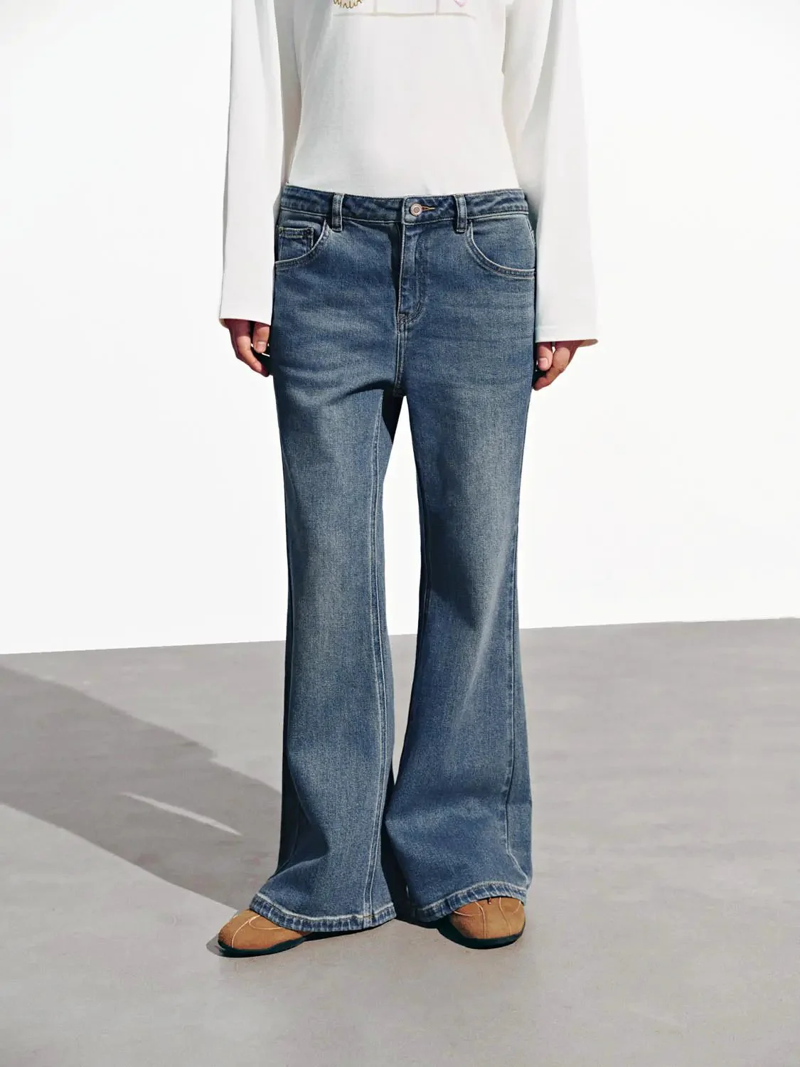 2497-flare-leg-jeans-9.webp Flare Leg Jeans