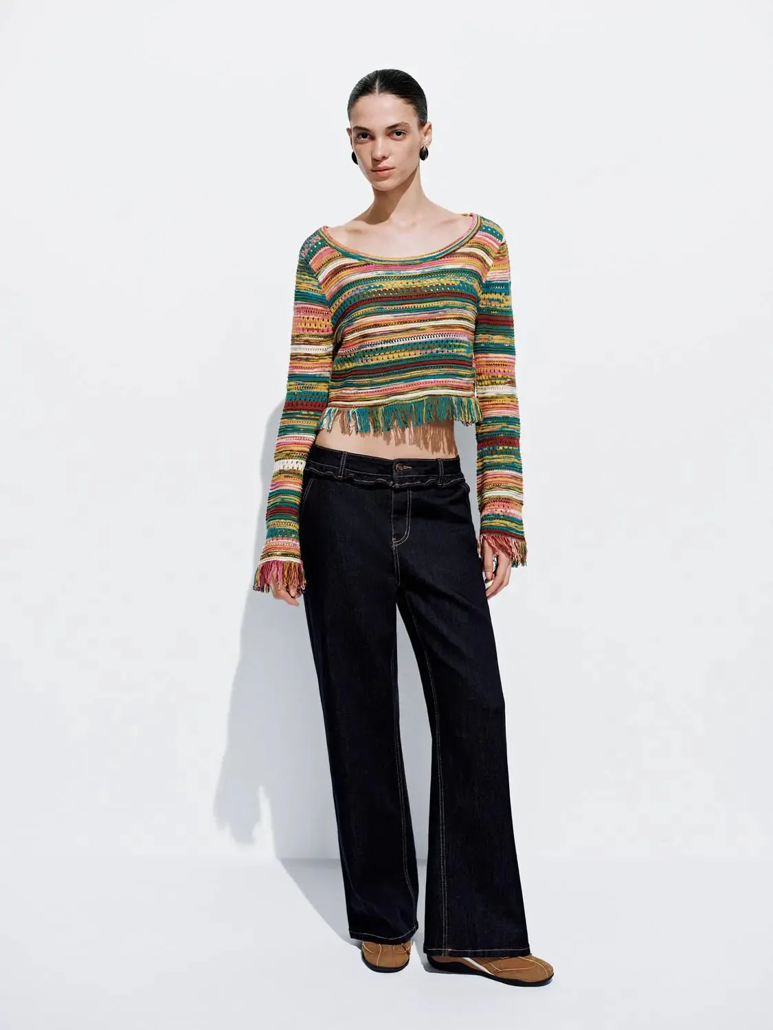 2531-ruffle-hem-flare-leg-jeans-7.webp Ruffle Hem Flare Leg Jeans