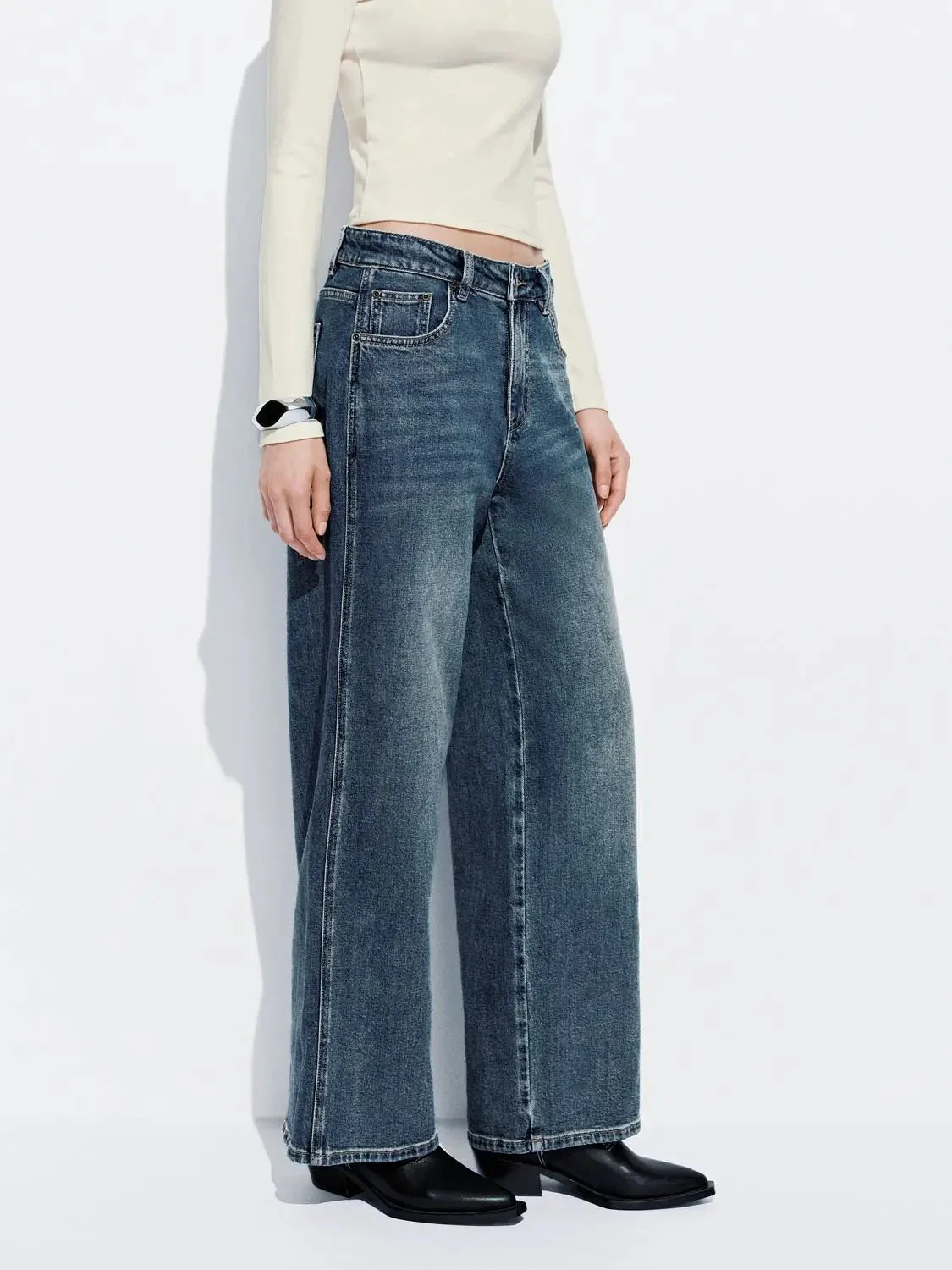 2601-wide-leg-jeans-3.webp Wide Leg Jeans