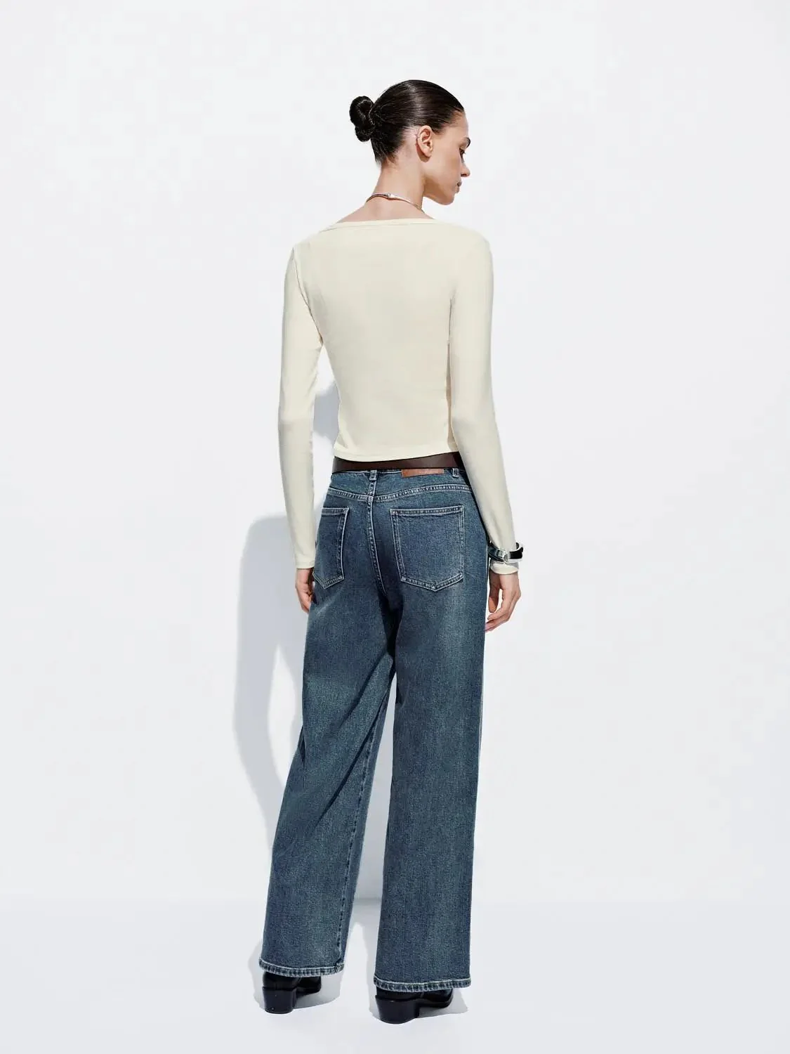 2601-wide-leg-jeans-4.webp Wide Leg Jeans