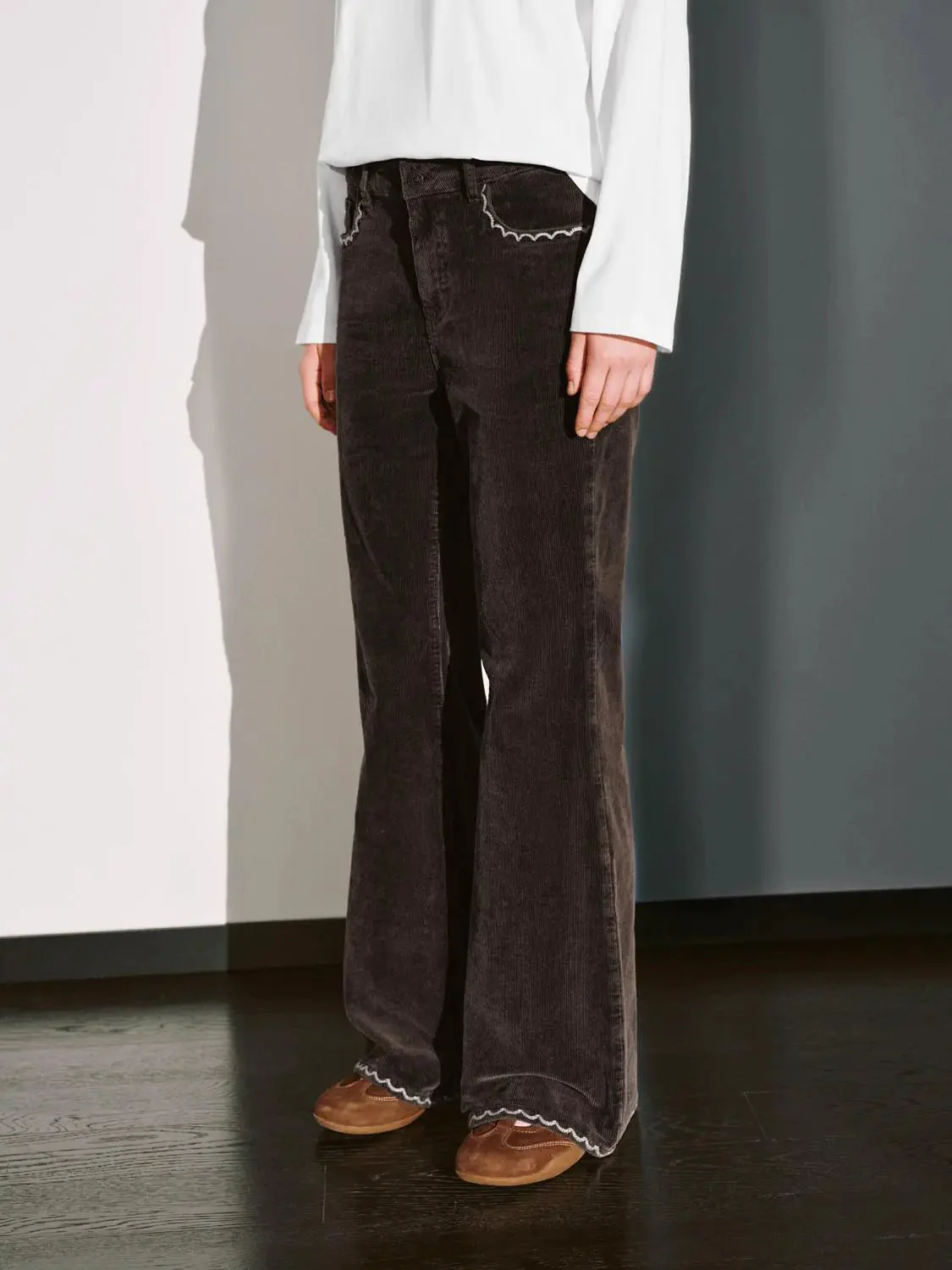 2622-flare-leg-jeans-3.webp Flare Leg Jeans