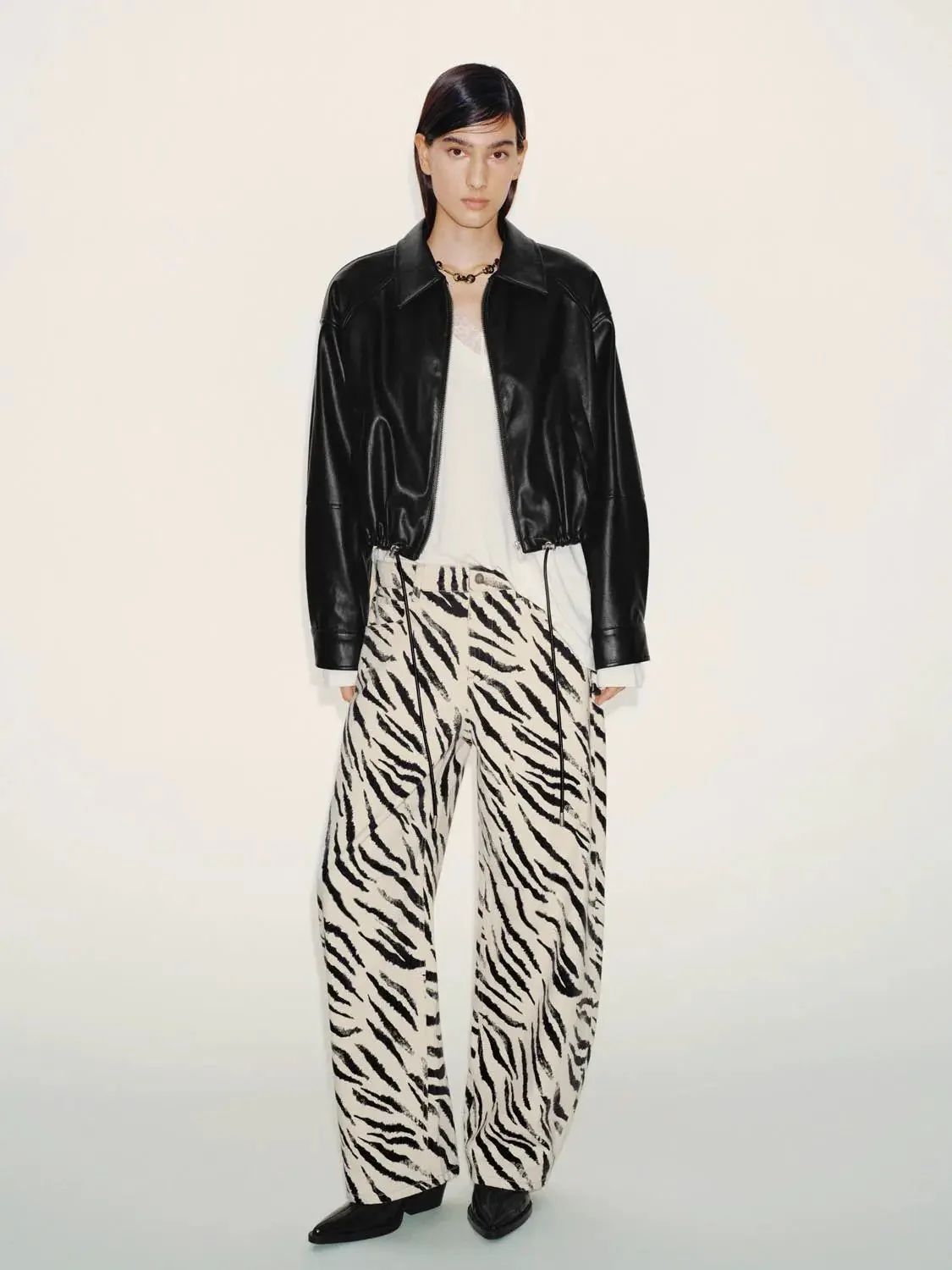 2671-cotton-blend-zebra-print-barrel-leg-jeans-7.webp Cotton Blend Zebra Print Barrel Leg Jeans