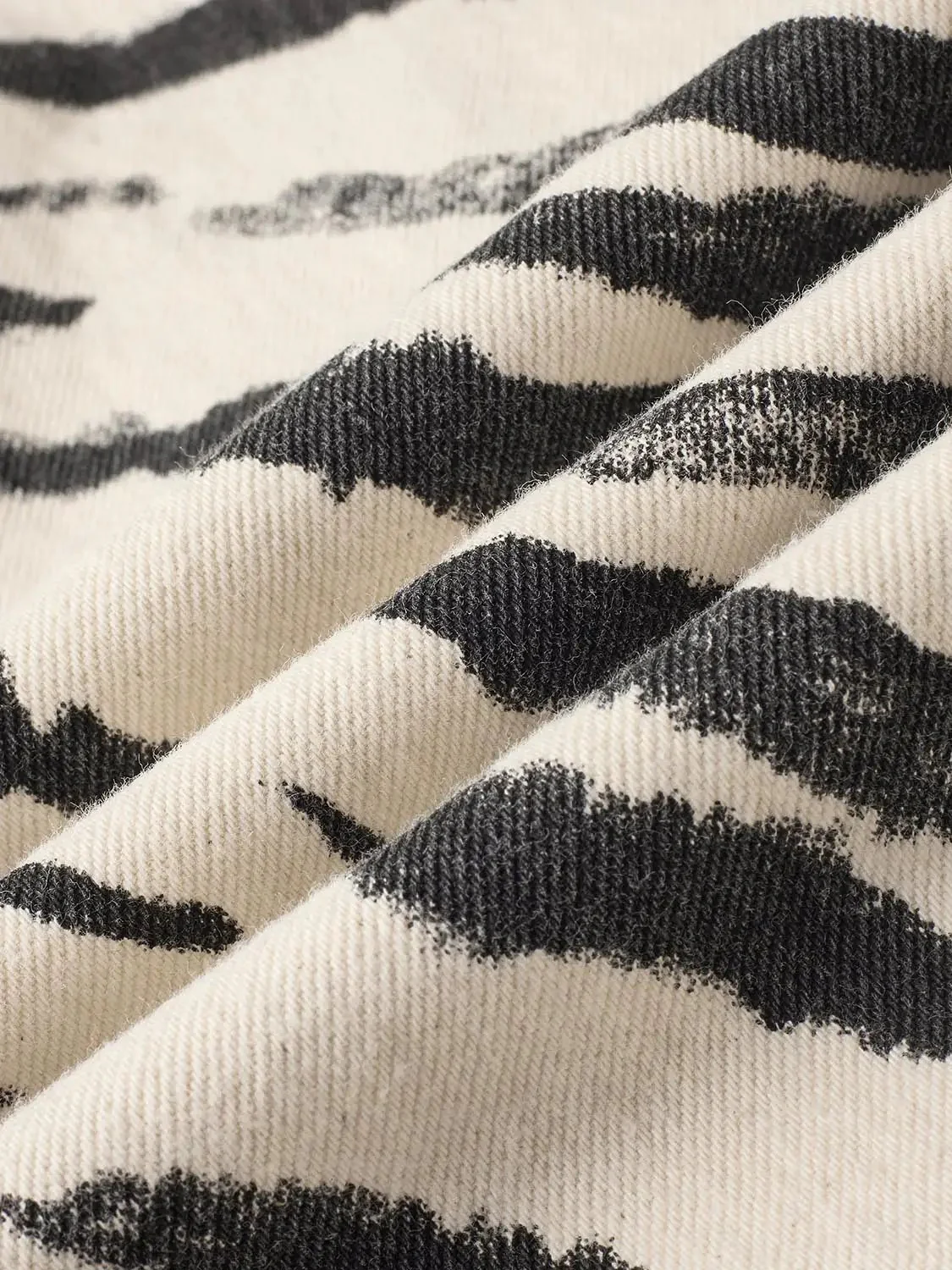 2671-cotton-blend-zebra-print-barrel-leg-jeans-8.webp Cotton Blend Zebra Print Barrel Leg Jeans