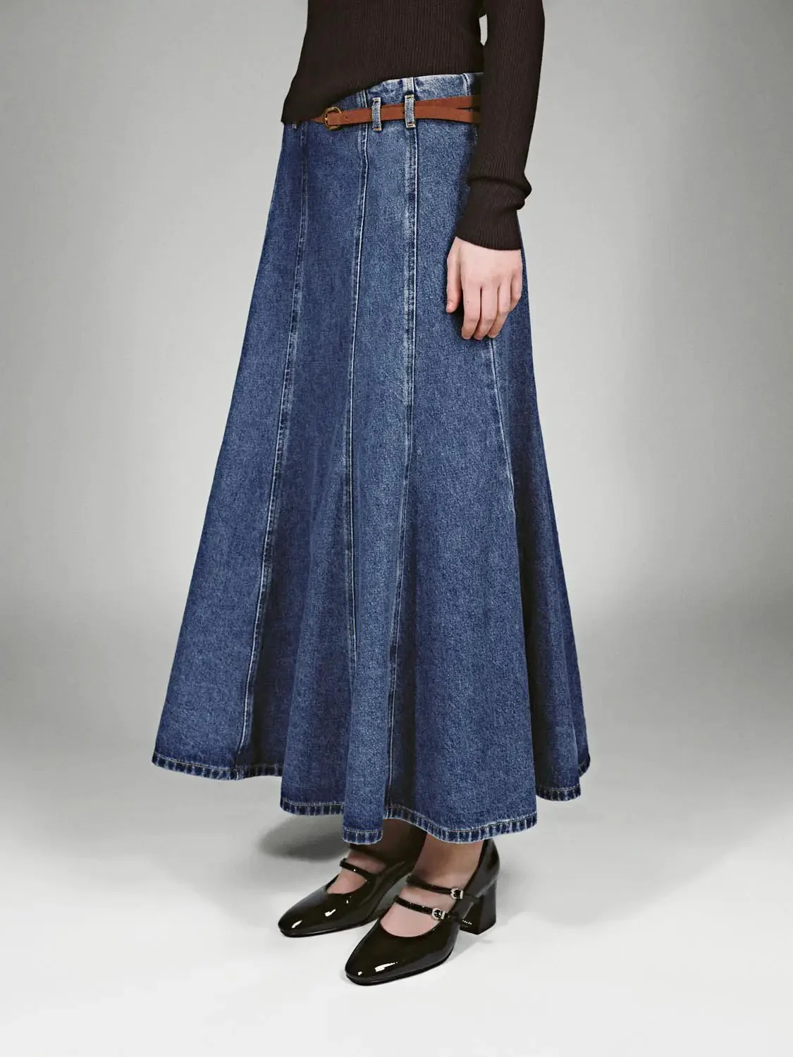 2685-cotton-belted-pleated-seam-detail-denim-maxi-skirts-3.webp Cotton Belted Pleated Seam Detail Denim Maxi Skirts
