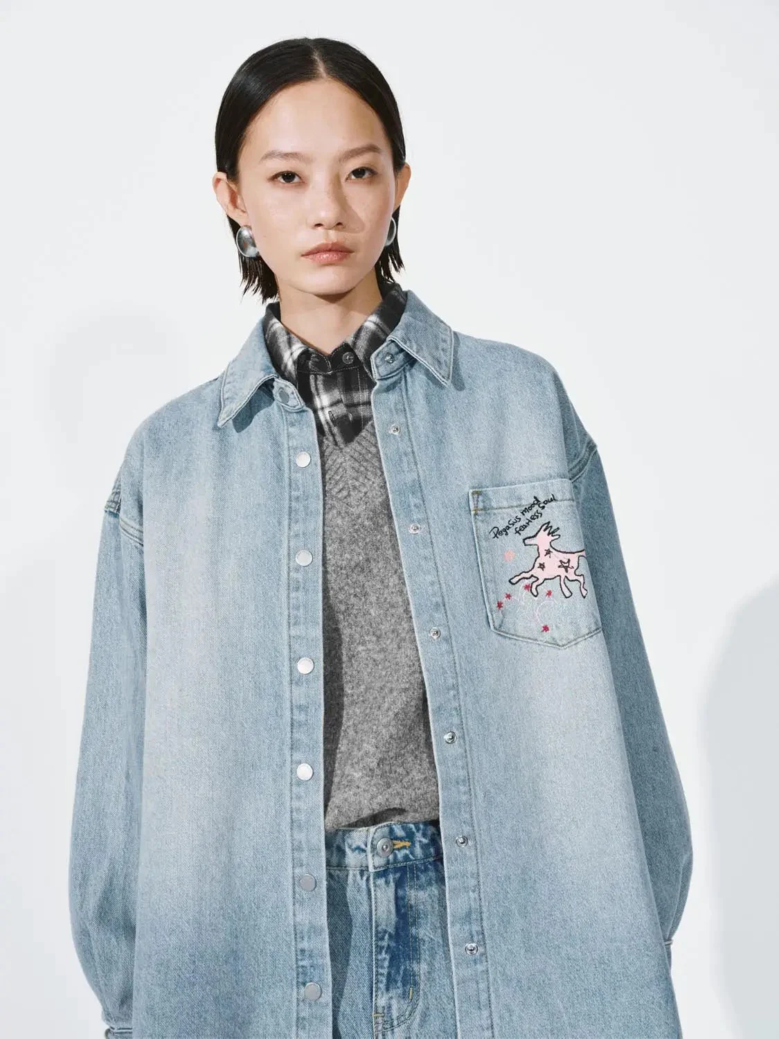 2723-embroidered-patch-pocket-denim-shirts-2.webp Embroidered Patch Pocket Denim Shirts