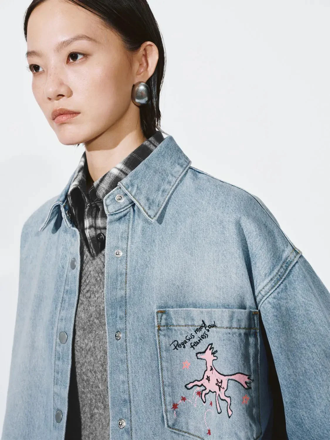 2723-embroidered-patch-pocket-denim-shirts-3.webp Embroidered Patch Pocket Denim Shirts