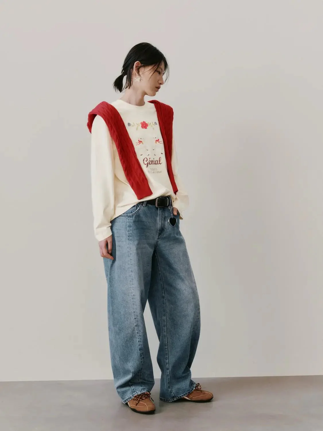 2734-belted-barrel-leg-jeans-6.webp Belted Barrel Leg Jeans