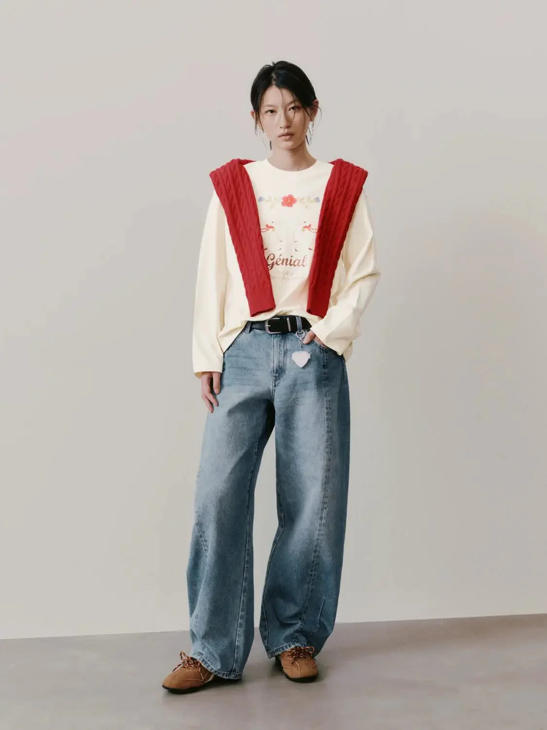 2734-belted-barrel-leg-jeans-7.webp Belted Barrel Leg Jeans