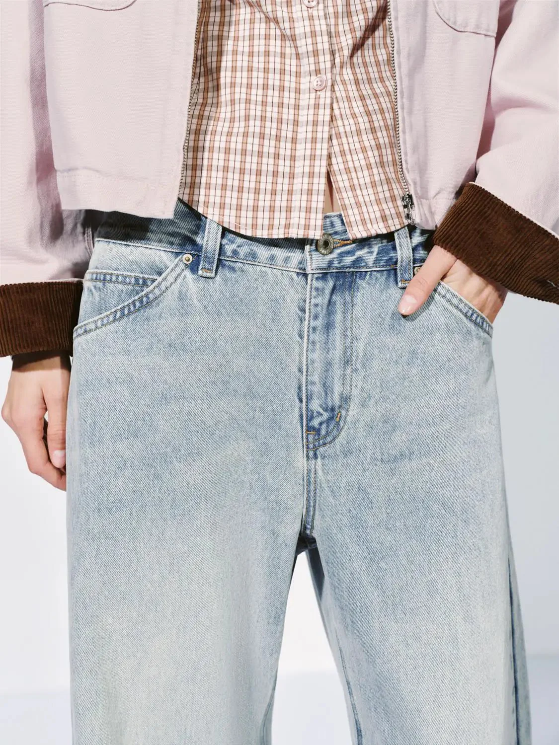 2831-cuffed-barrel-leg-jeans-5.webp Cuffed Barrel Leg Jeans