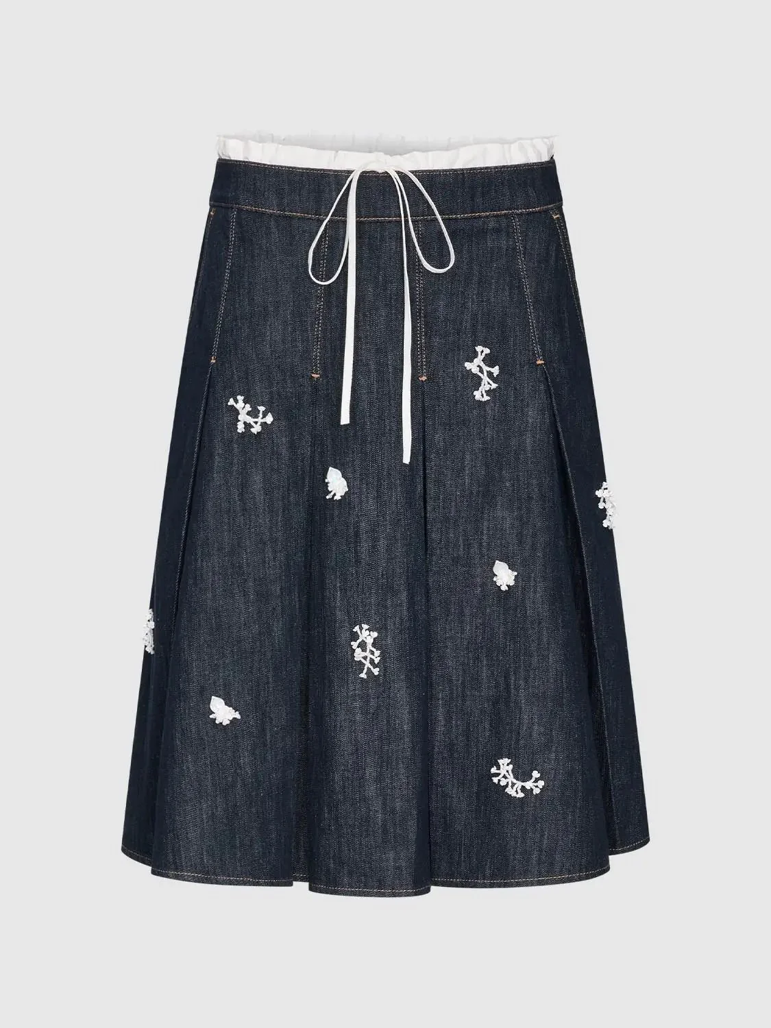 2845-ruffled-trim-embroidered-pleated-denim-midi-skirts-1.webp Ruffled Trim Embroidered Pleated Denim Midi Skirts