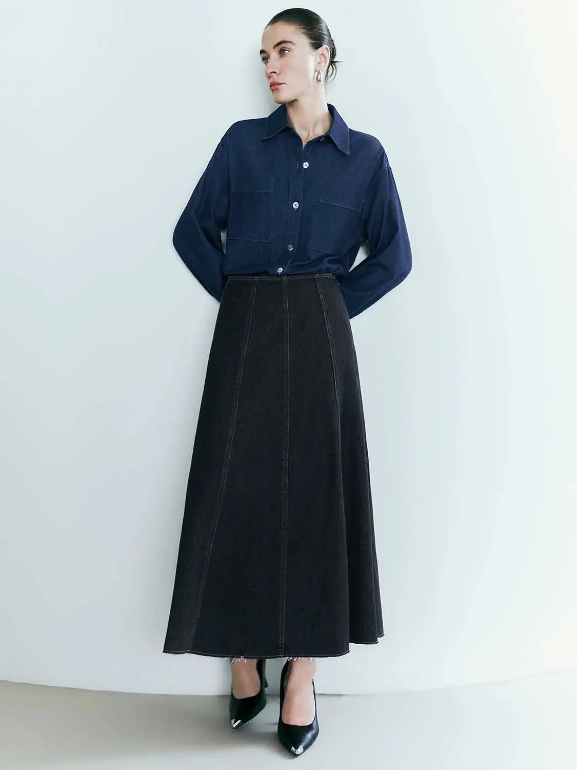 292-cotton-denim-midi-skirt-with-frayed-hem-detailing-6.webp Cotton Denim Midi Skirt With Frayed Hem Detailing