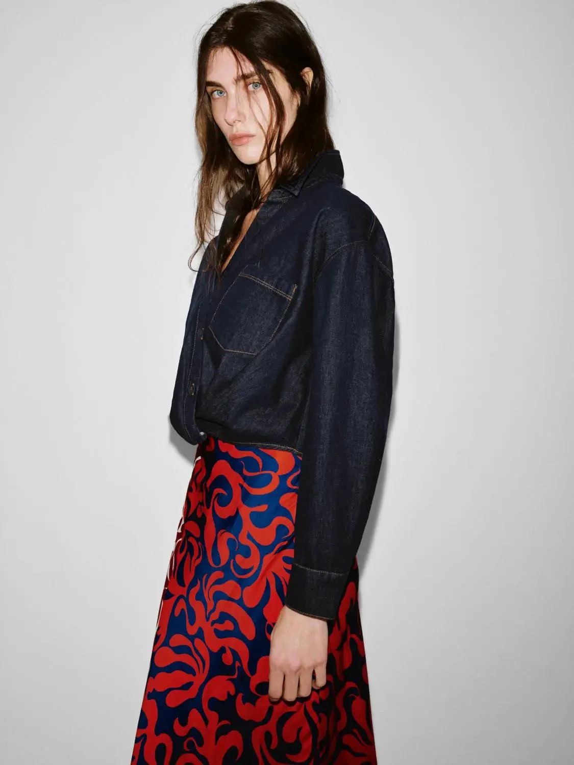 2925-cropped-knot-front-denim-shirts-2.webp Cropped Knot Front Denim Shirts