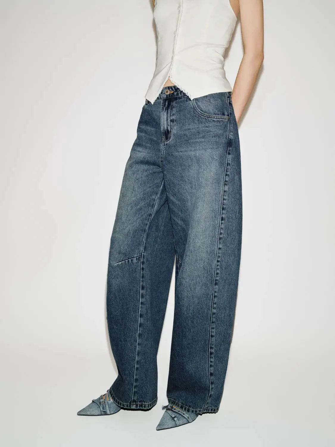 2936-soft-cotton-barrel-leg-vintage-wash-jeans-3.webp Soft Cotton Barrel Leg Vintage Wash Jeans