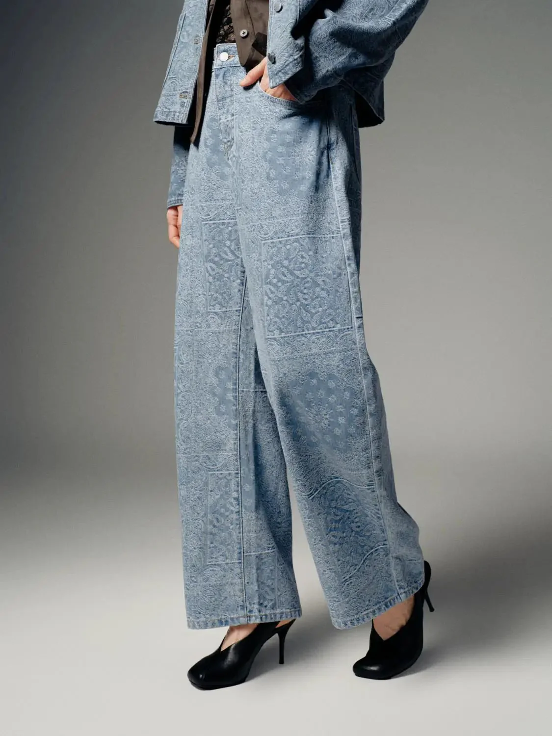 2964-printed-barrel-leg-jeans-3.webp Printed Barrel Leg Jeans