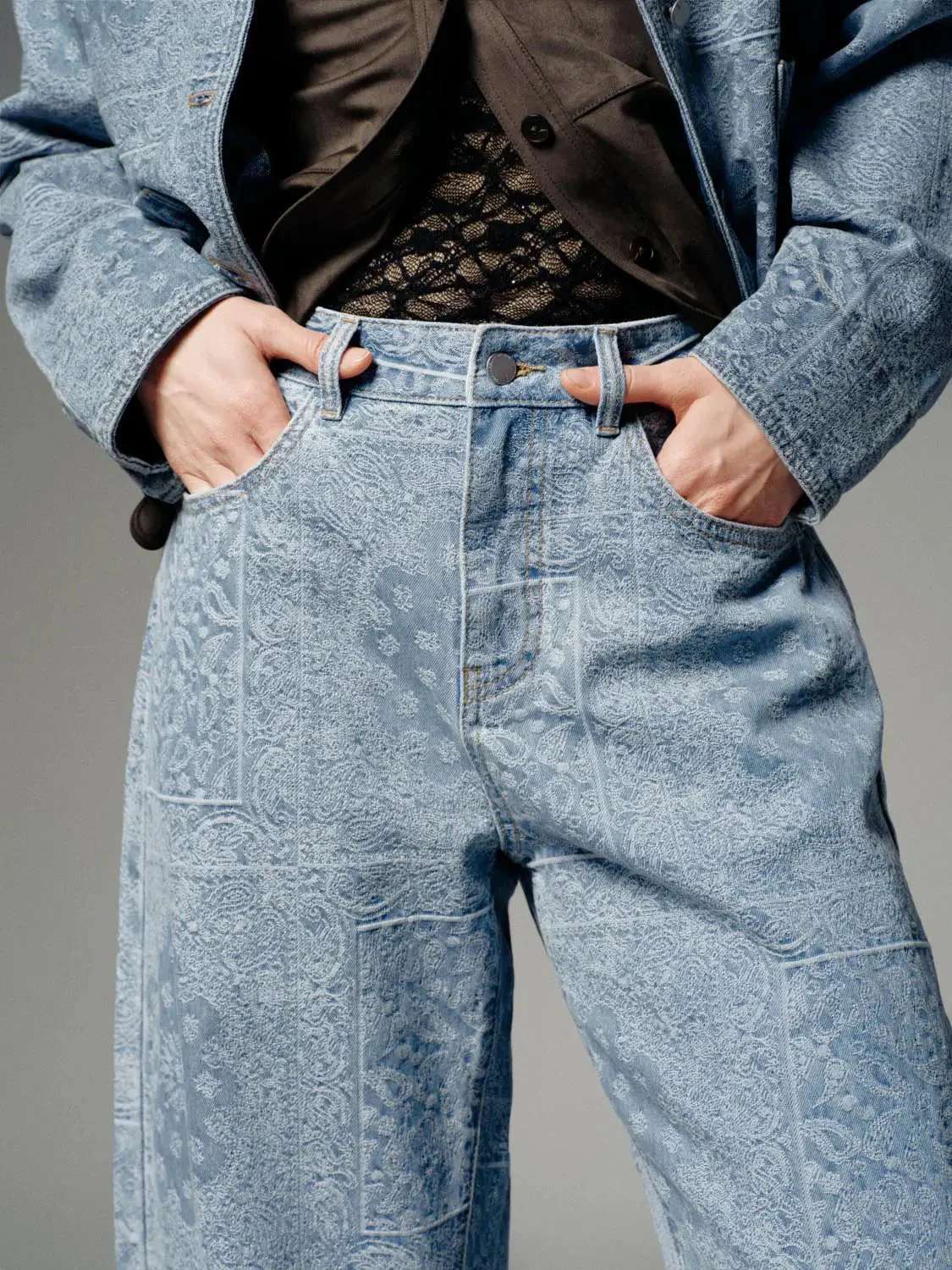 2964-printed-barrel-leg-jeans-4.webp Printed Barrel Leg Jeans