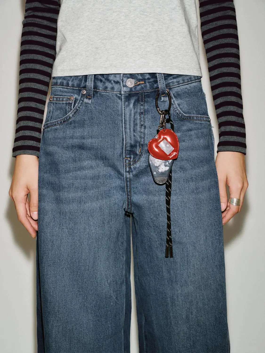 3042-barrel-leg-jeans-4.webp Barrel Leg Jeans