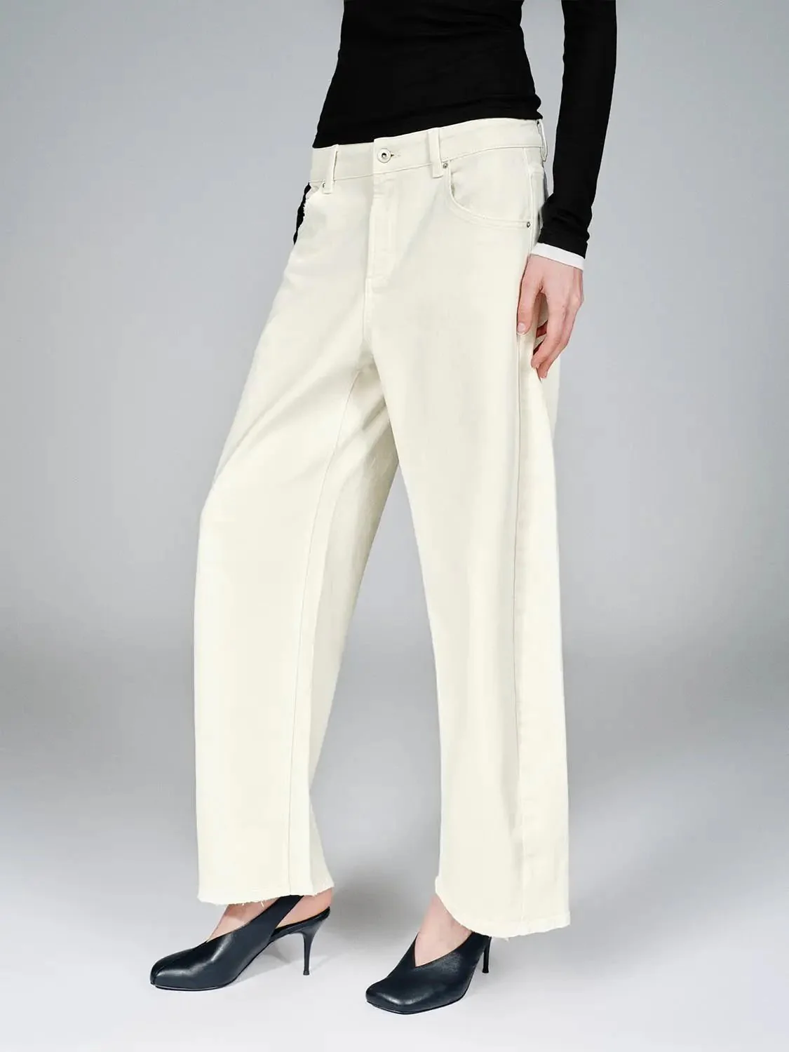 3048-barrel-leg-jeans-3.webp Barrel Leg Jeans