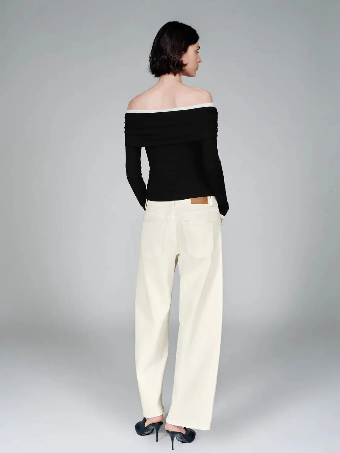 3048-barrel-leg-jeans-4.webp Barrel Leg Jeans