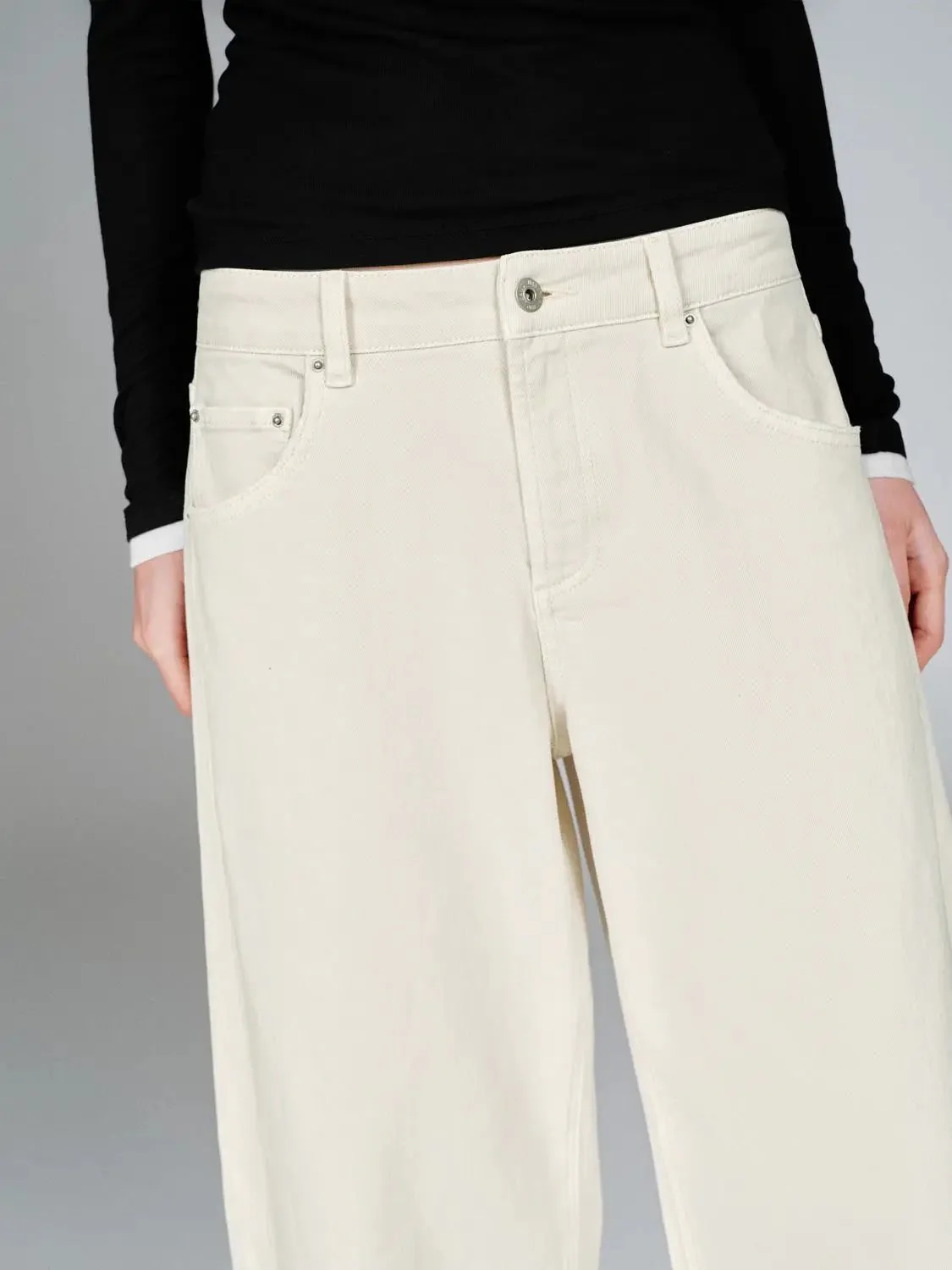 3048-barrel-leg-jeans-5.webp Barrel Leg Jeans