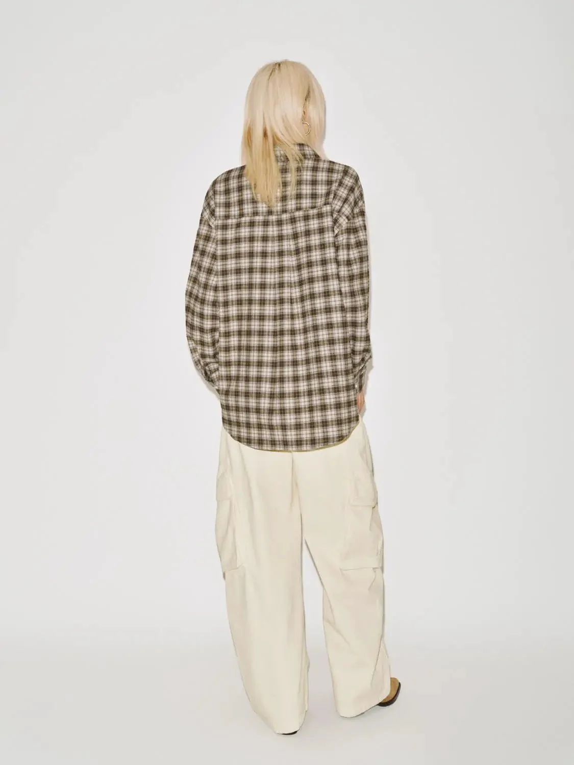 3060-drawstring-flap-pocket-barrel-leg-cargo-jeans-6.webp Drawstring Flap Pocket Barrel Leg Cargo Jeans