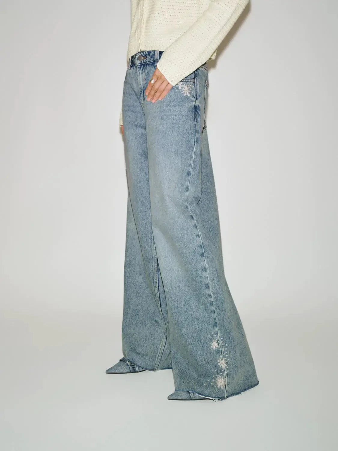 3078-wide-leg-jeans-3.webp Wide Leg Jeans