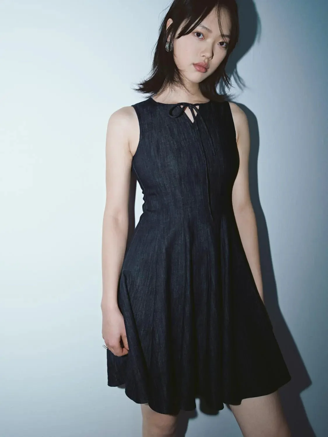 3090-lace-up-sleeveless-denim-midi-dresses-2.webp Lace-Up Sleeveless Denim Midi Dresses