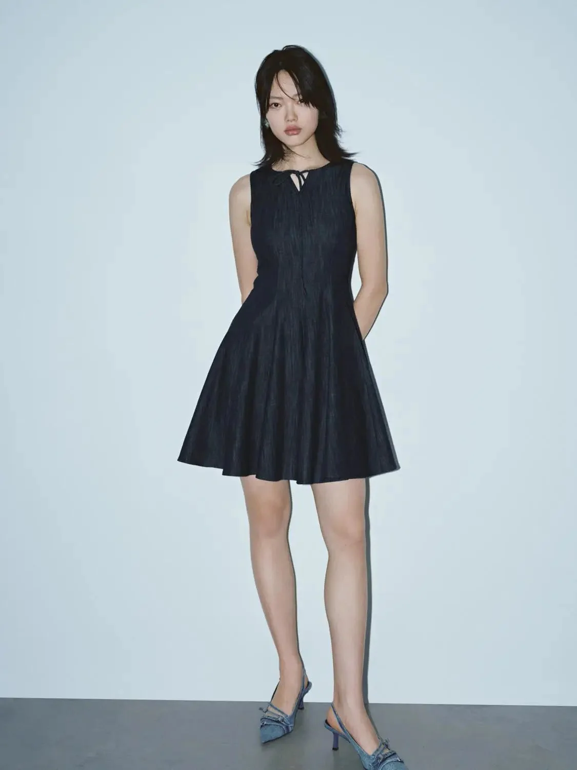 3090-lace-up-sleeveless-denim-midi-dresses-5.webp Lace-Up Sleeveless Denim Midi Dresses