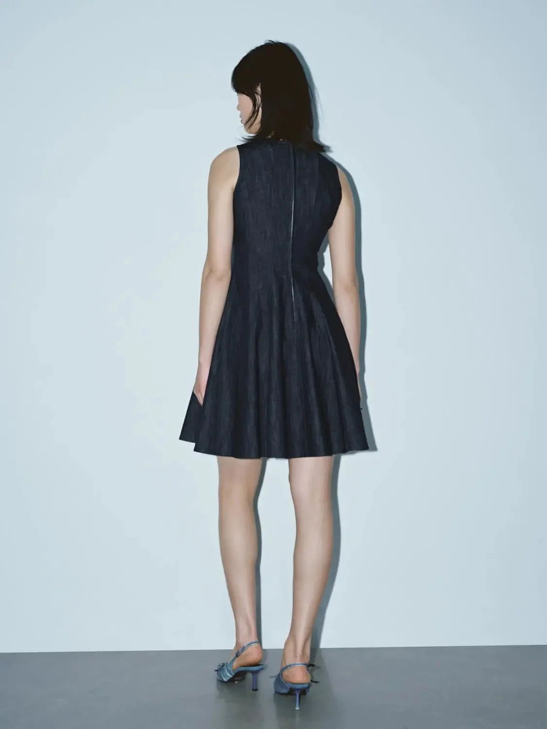 3090-lace-up-sleeveless-denim-midi-dresses-6.webp Lace-Up Sleeveless Denim Midi Dresses