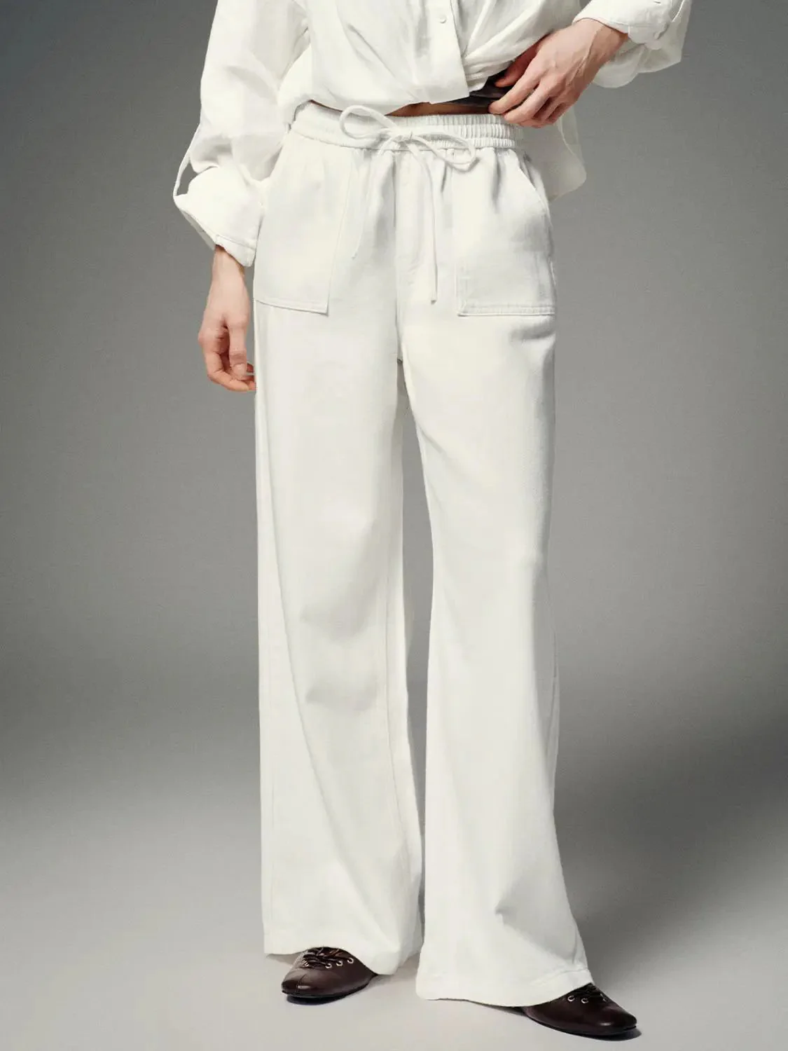 3128-drawstring-pull-on-patch-pocket-wide-leg-jeans-1.webp Drawstring Pull On Patch Pocket Wide Leg Jeans