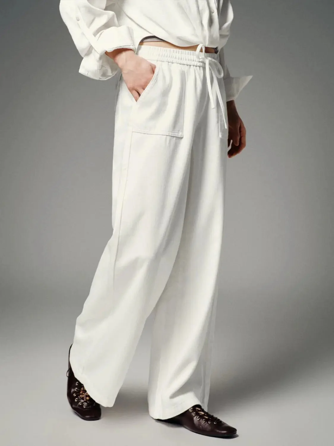 3128-drawstring-pull-on-patch-pocket-wide-leg-jeans-3.webp Drawstring Pull On Patch Pocket Wide Leg Jeans